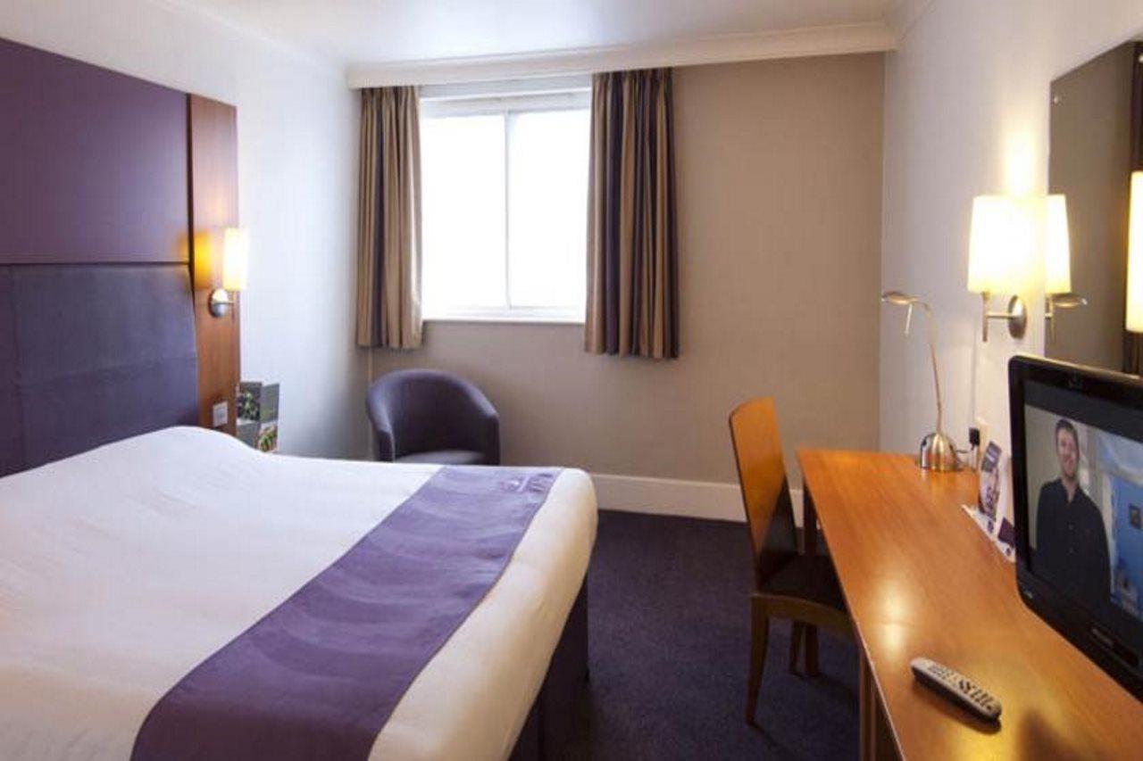Premier Inn Barnsley 武姆韦尔 外观 照片